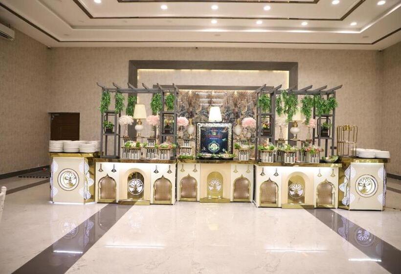 호텔 Royal Delight Resort