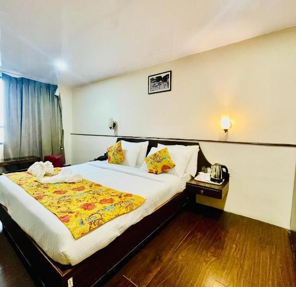 酒店 Royal Suites Walkin Distance Prem Mandir