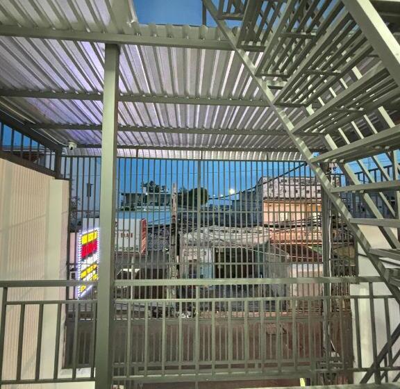 هتل Seaside Homestay