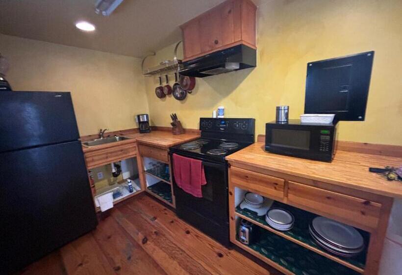 酒店 Sequoia River Front Cabins