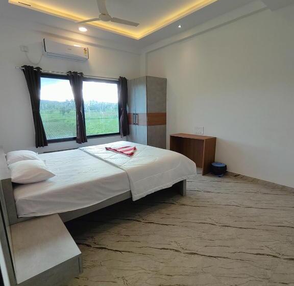 호텔 Shri Resort & Lodging