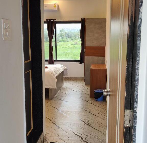 호텔 Shri Resort & Lodging