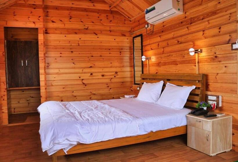 Отель The Empyrean