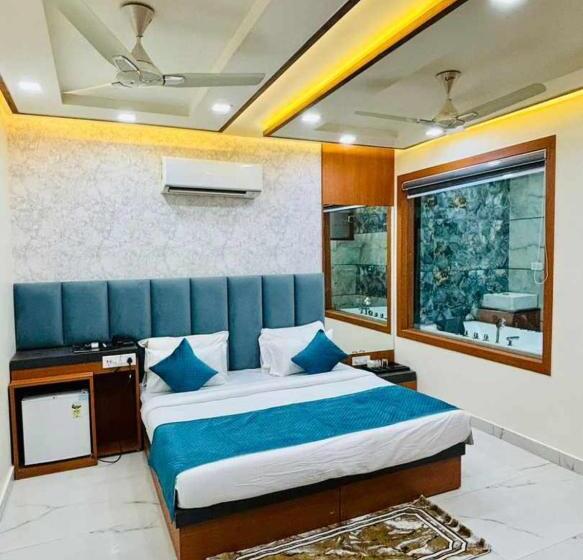 Отель Urban Stays