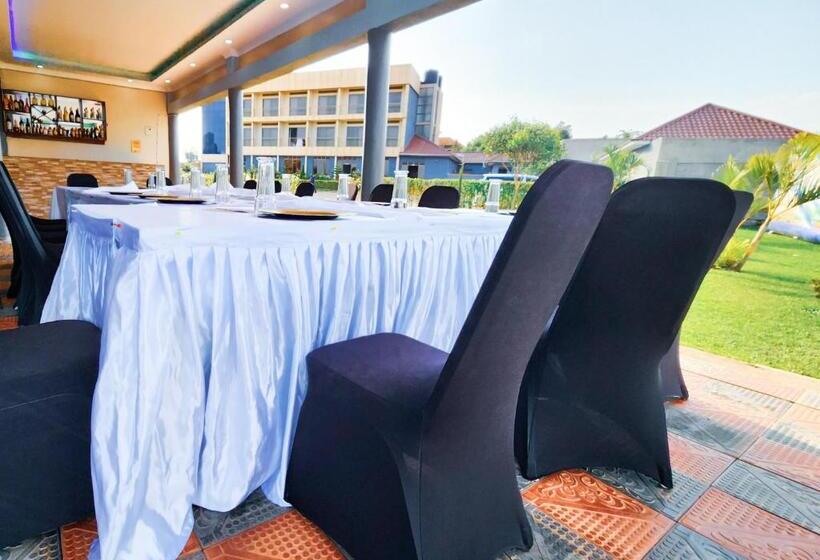 Hotel Victors Valley