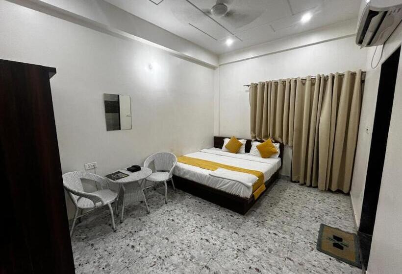 בית מלון כפרי Vrinda Sarovar