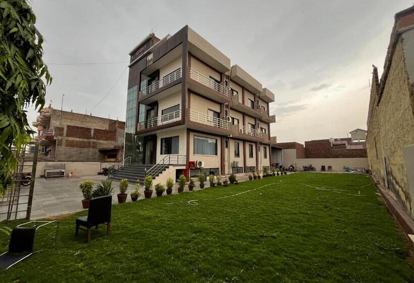 בית מלון כפרי Vrinda Sarovar