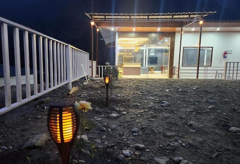 酒店 Yamunotri Heli Resort