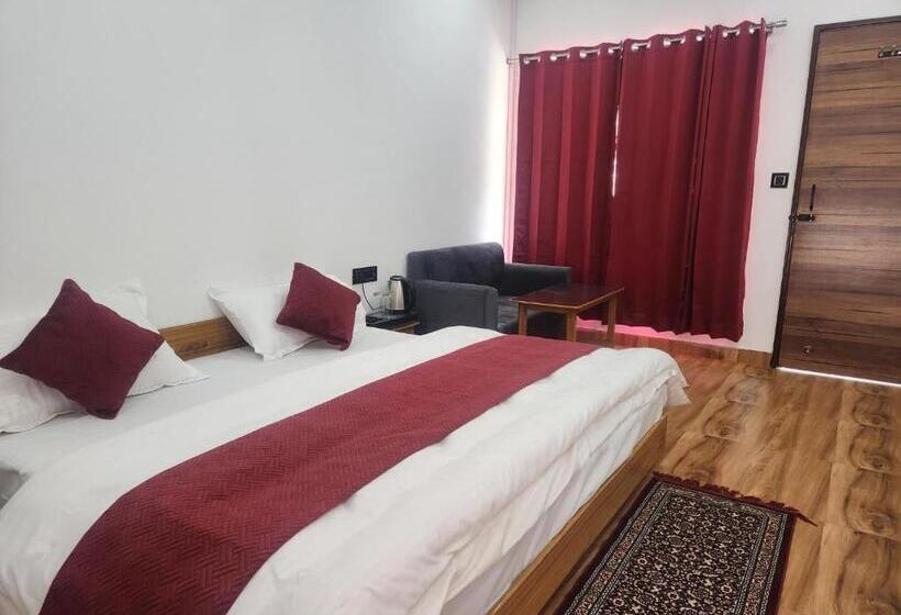 酒店 Yamunotri Heli Resort