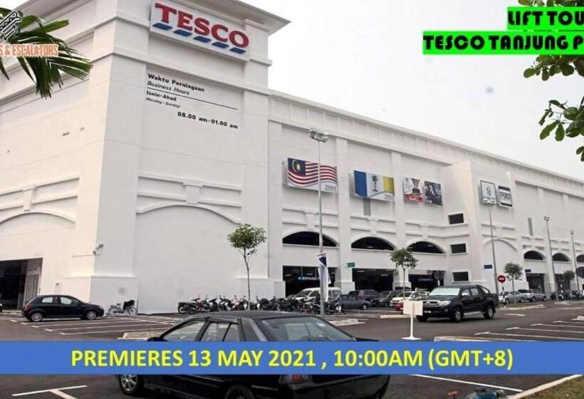 Jazz Suites Pool View With Bathtub   1001