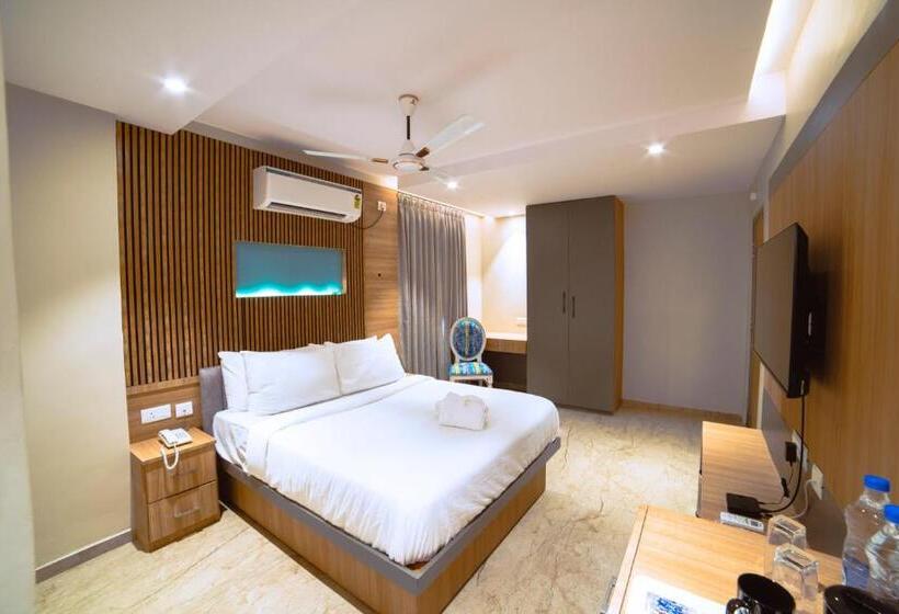 Oviya Hotels