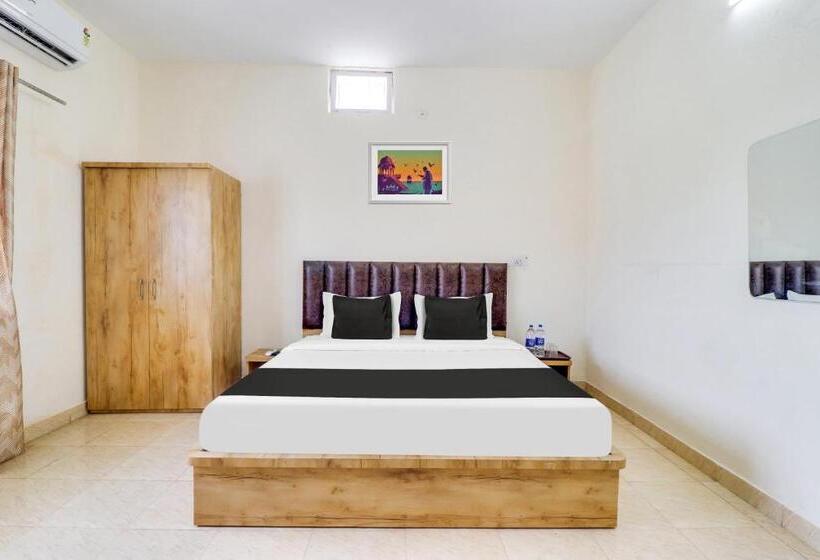 Fabhotel White Retreat Inn