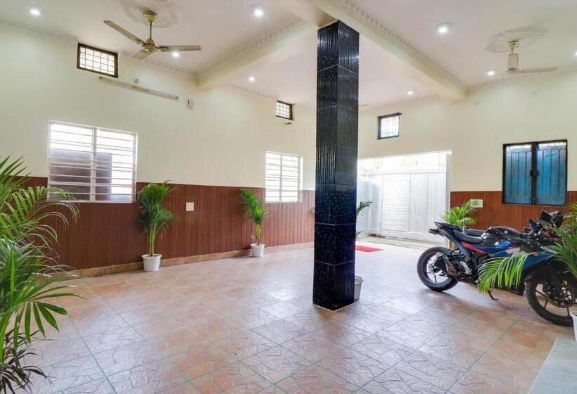 Fabhotel White Retreat Inn