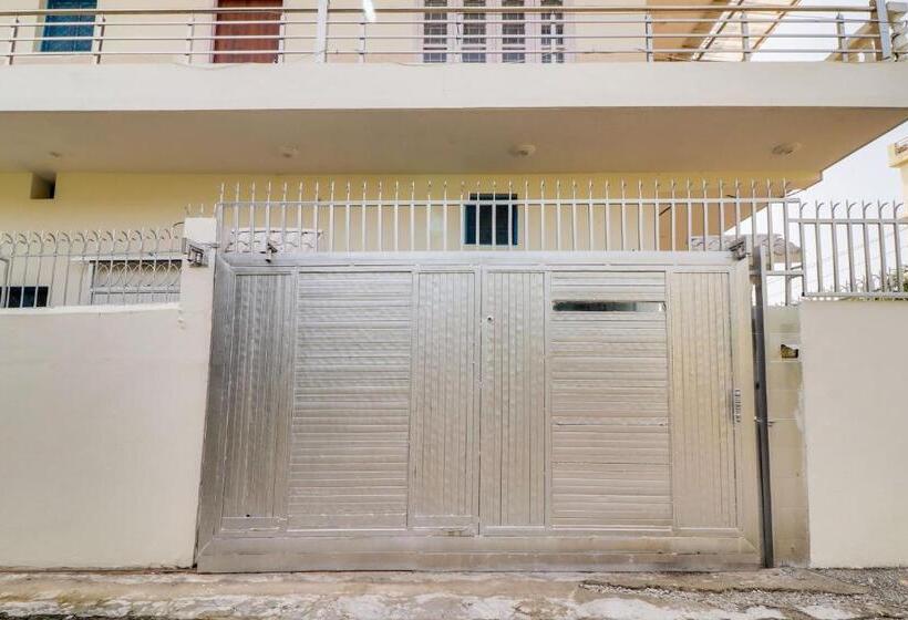 Fabhotel White Retreat Inn