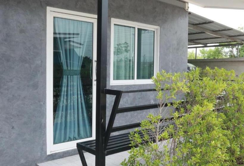 פנסיון บ้านชลาลัย