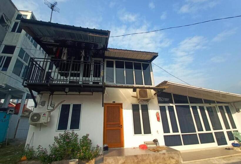 膳宿费 Almic Guesthouse Bogor