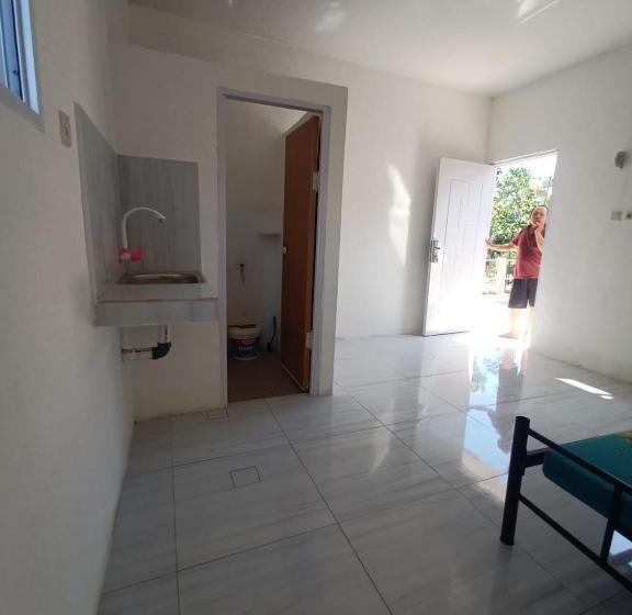 膳宿费 Almic Guesthouse Bogor