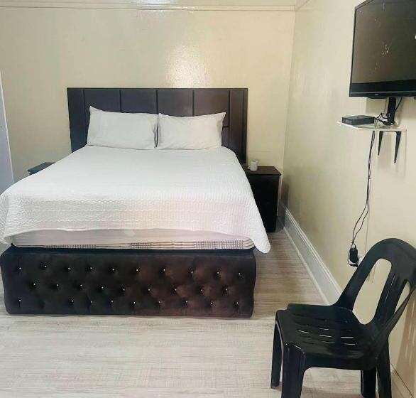 פנסיון Colleens Home Home