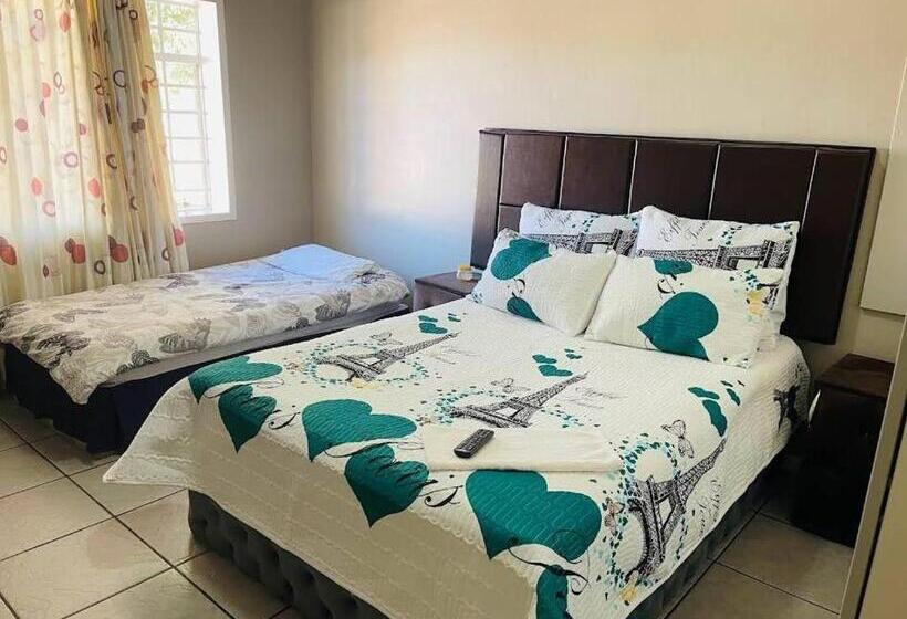 פנסיון Colleens Home Home