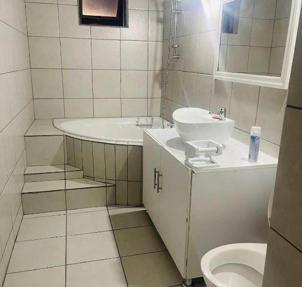 פנסיון Colleens Home Home