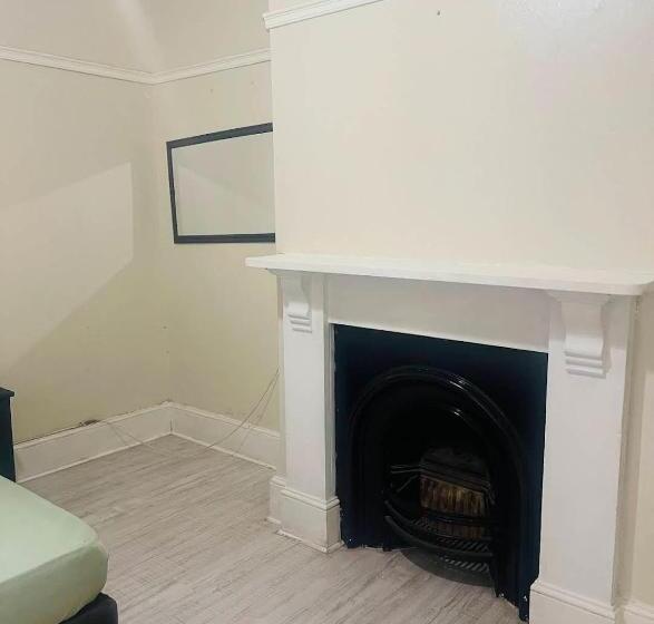 פנסיון Colleens Home Home