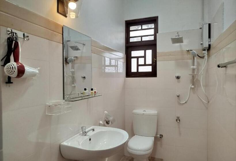 بنسيون Cosy White Palace