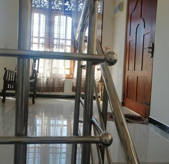 膳宿费 Diyasisila