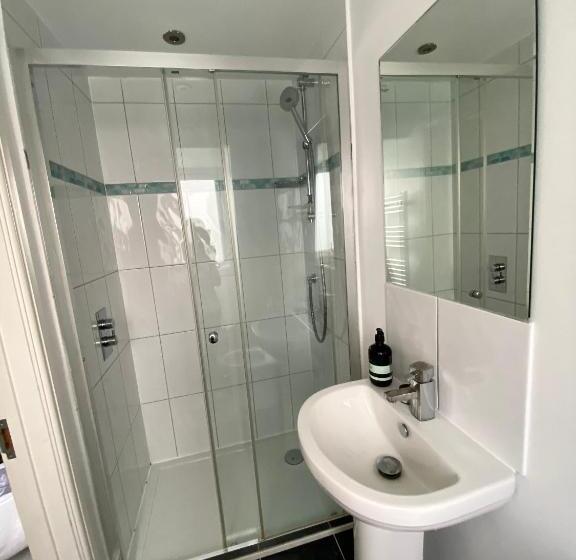 펜션 Entire House Wimbledon Lodge