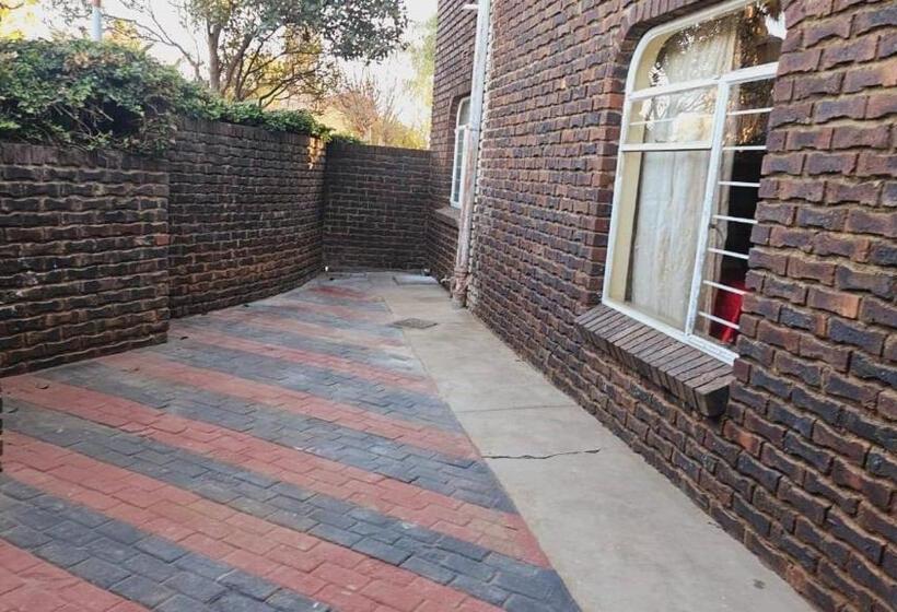 פנסיון Happy Stay Guest House Mafikeng