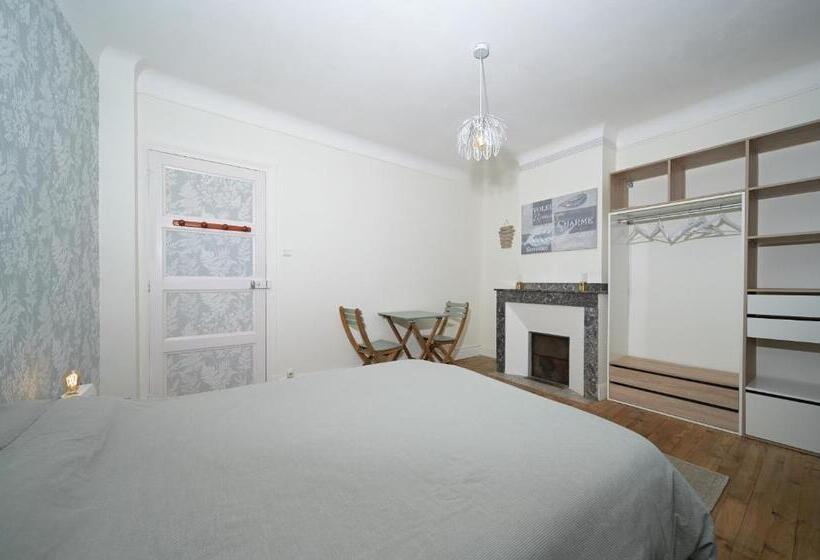 펜션 Jolie Chambre Au Calme à Auzat