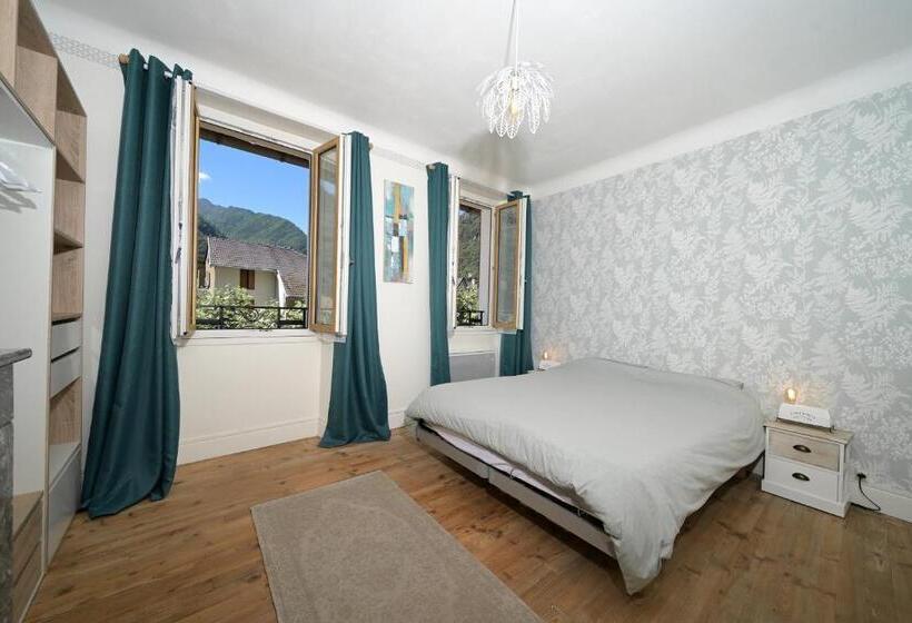 펜션 Jolie Chambre Au Calme à Auzat