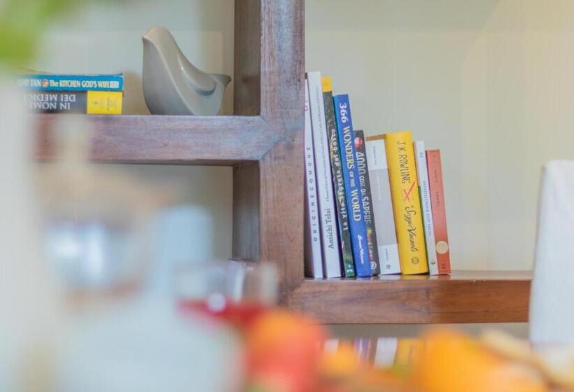 פנסיון Lake Lovers Lodge