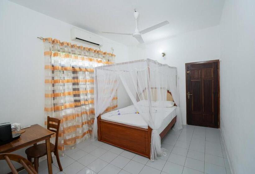 膳宿费 Little Villa Tourist Inn