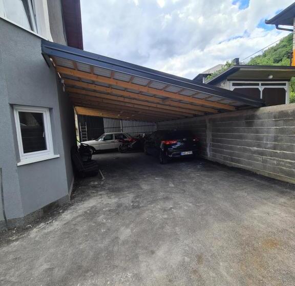 پانسیون No Name