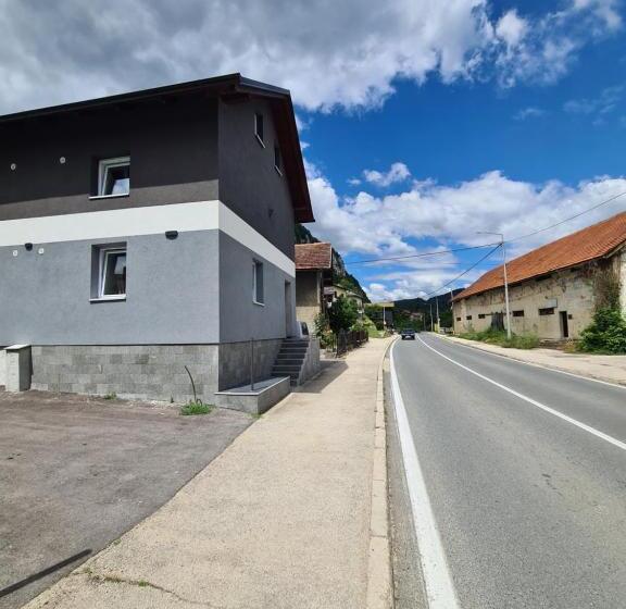 پانسیون No Name