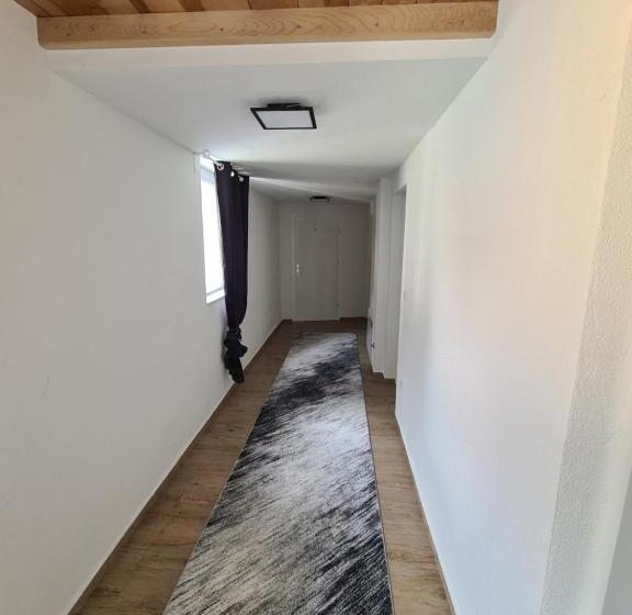 پانسیون No Name