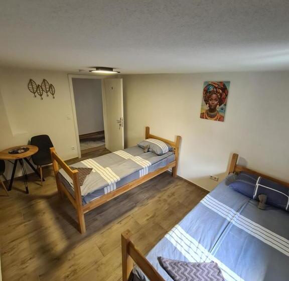 پانسیون No Name