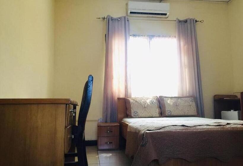 ペンション Room In Bb   Single Room   Ground Floor