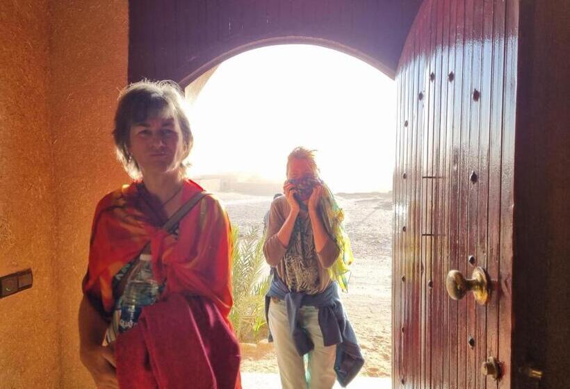 پانسیون Sahara House