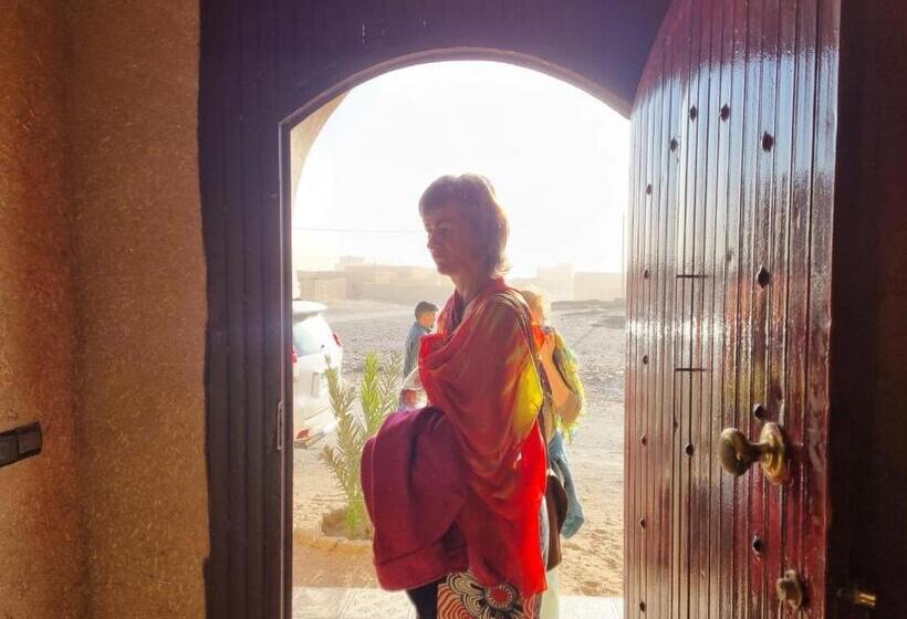 ペンション Sahara House