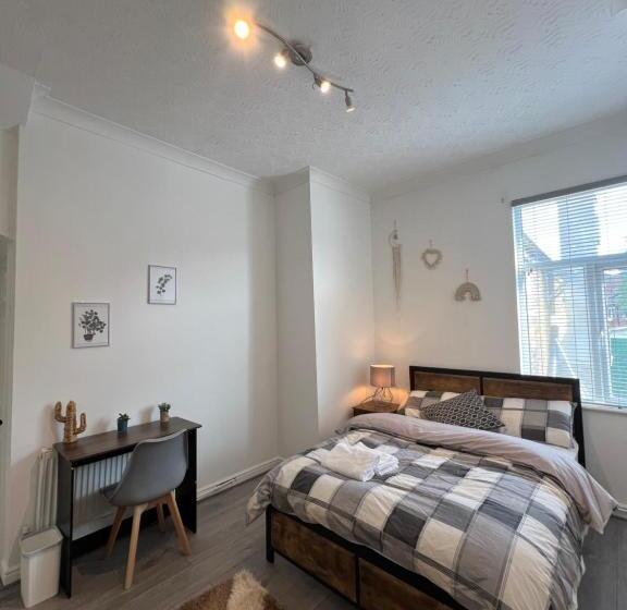 펜션 The Guest House By U&a