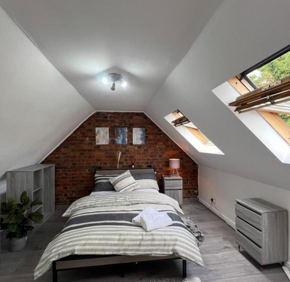 펜션 The Guest House By U&a