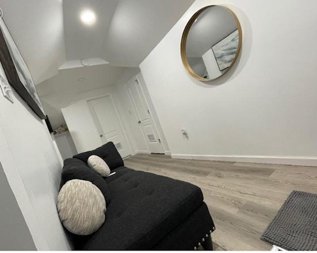 ペンション The Upper Room At Fuller Ave, Euclid Oh