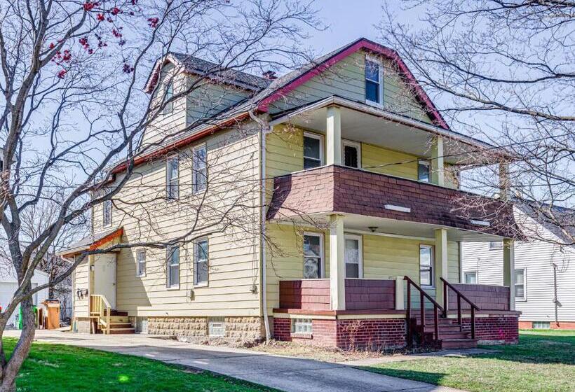 펜션 The Upper Room At Fuller Ave, Euclid Oh