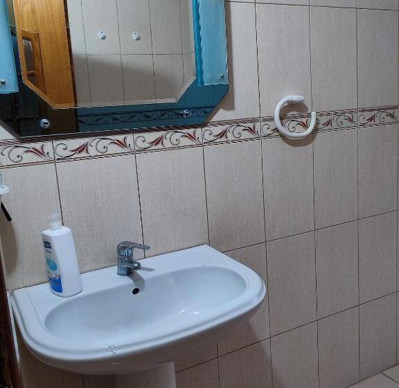 פנסיון The Village House