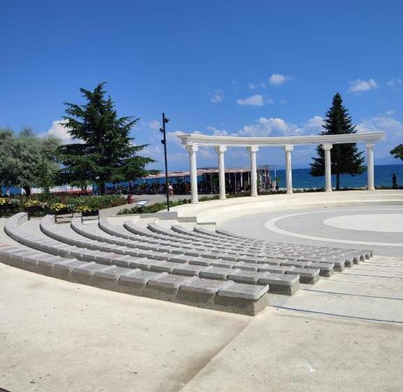 פנסיון The Village House