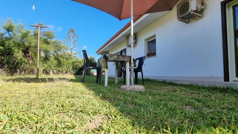 بنسيون Villa Red Melons