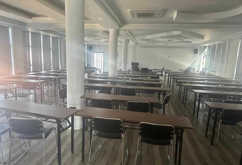 Strikers Hotels And Clubs