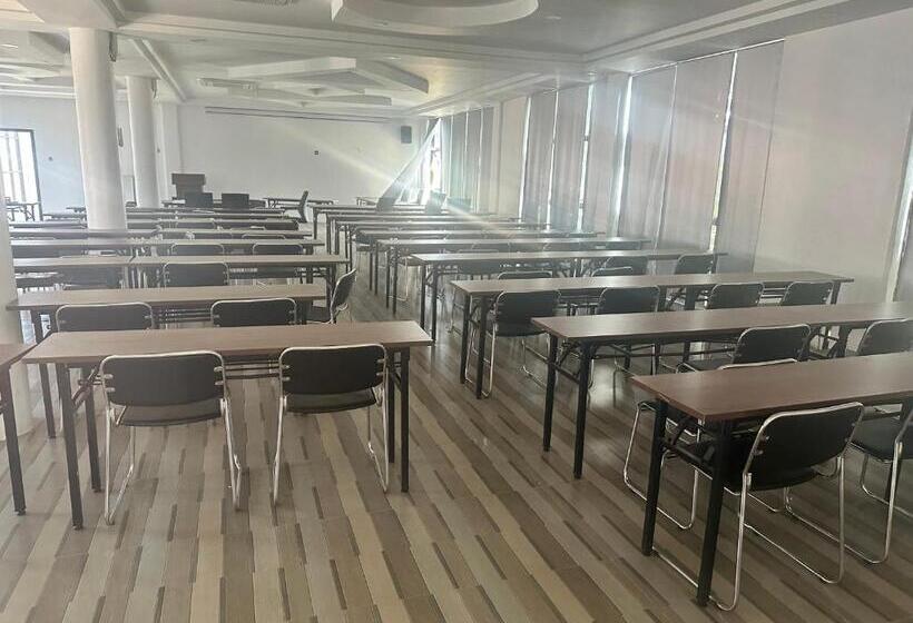 Strikers Hotels And Clubs