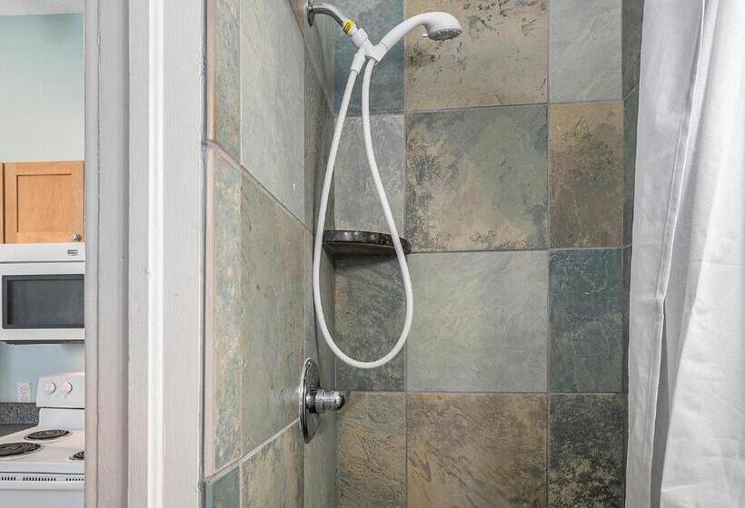 The Grand Inn Apartment Hotel 200